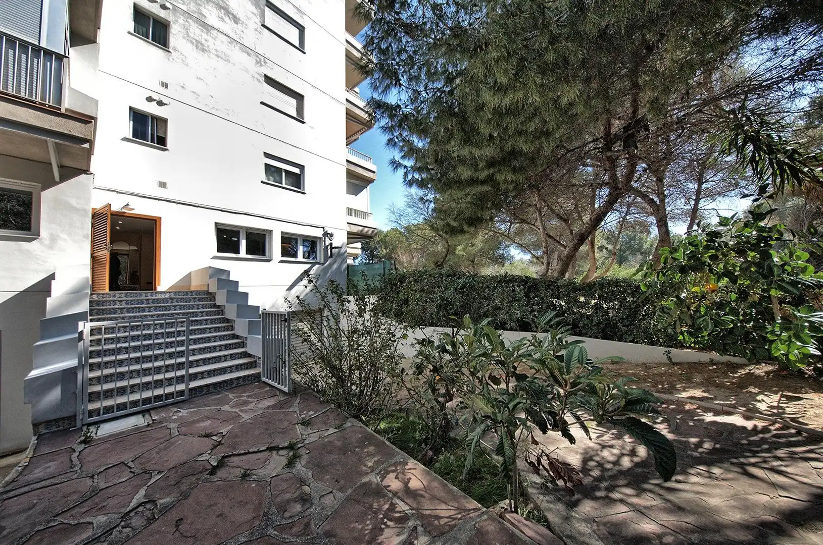Exterior view of Ground floor for sale in Valencia  with Air Conditioner, Heating and Alarm