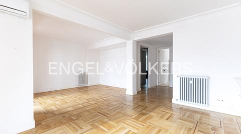 Photo 3 of Apartment to rent in Calle de Marceliano Santa María, El Viso,  Madrid Capital