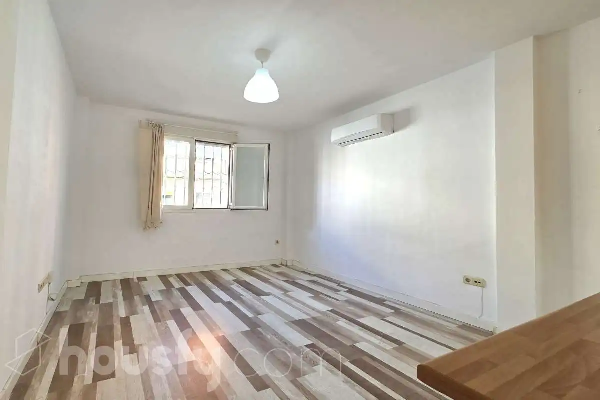 Habitación de Piso de alquiler en Madrid con Aire acondicionado, Calefacción y Trastero