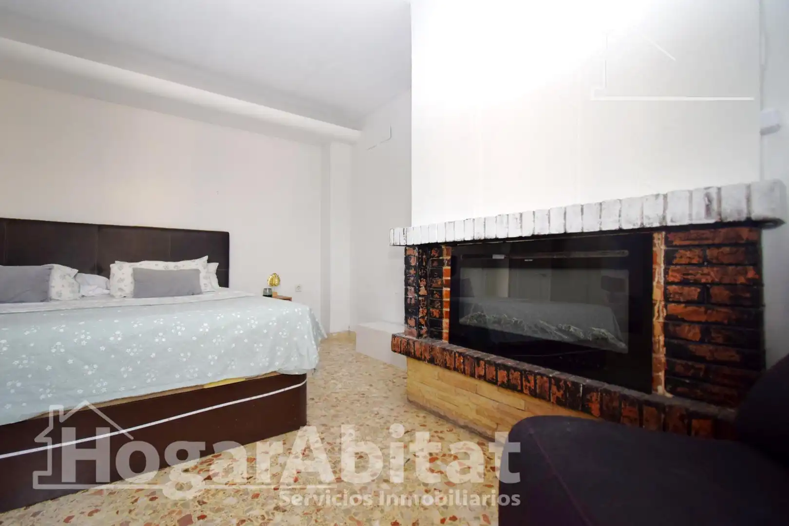 Habitación de Ático en venta en Catarroja con Terraza, Trastero y Balcón