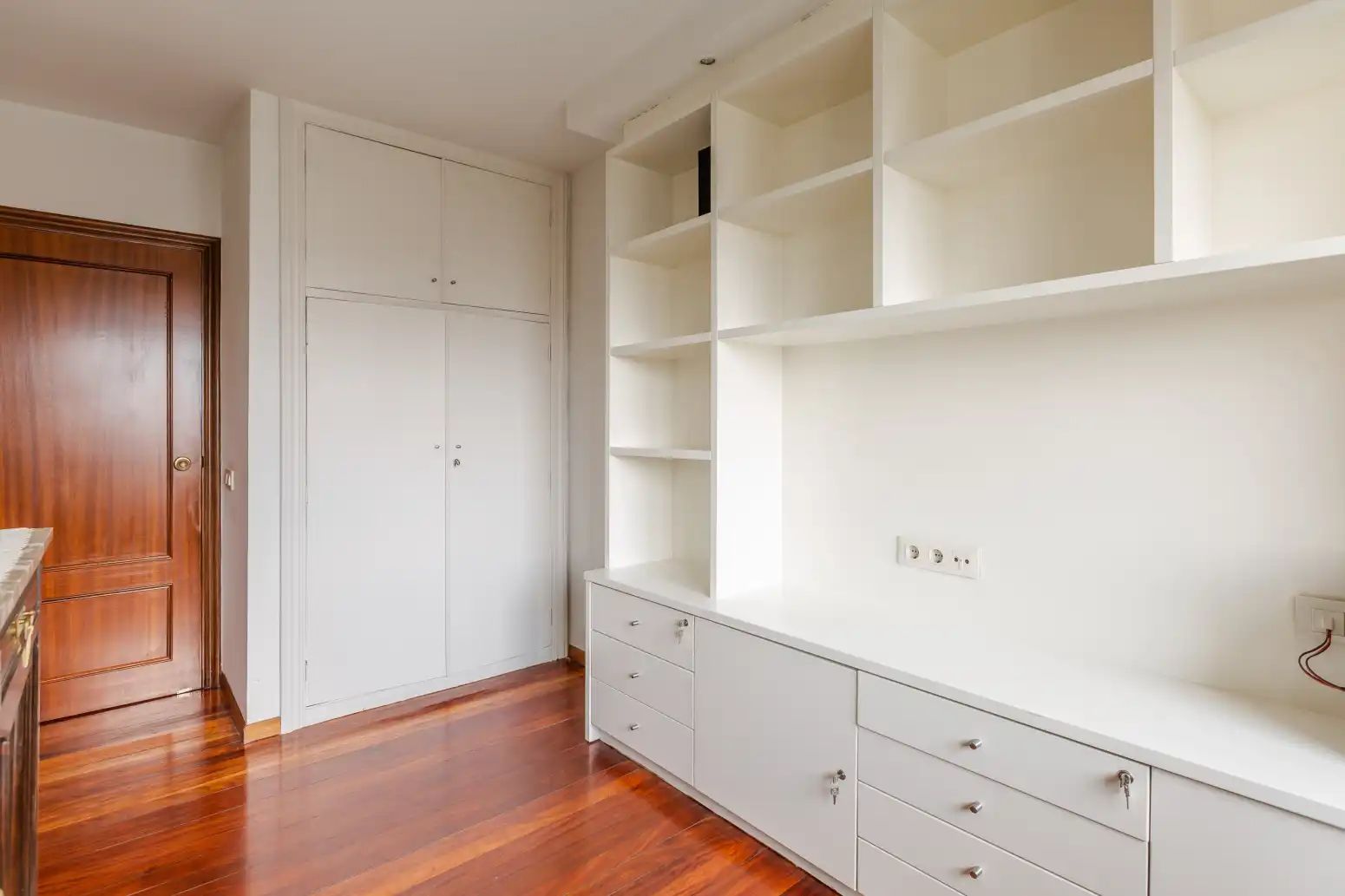 Habitación de Piso en venta en  Pamplona / Iruña con Calefacción, Terraza y Amueblado