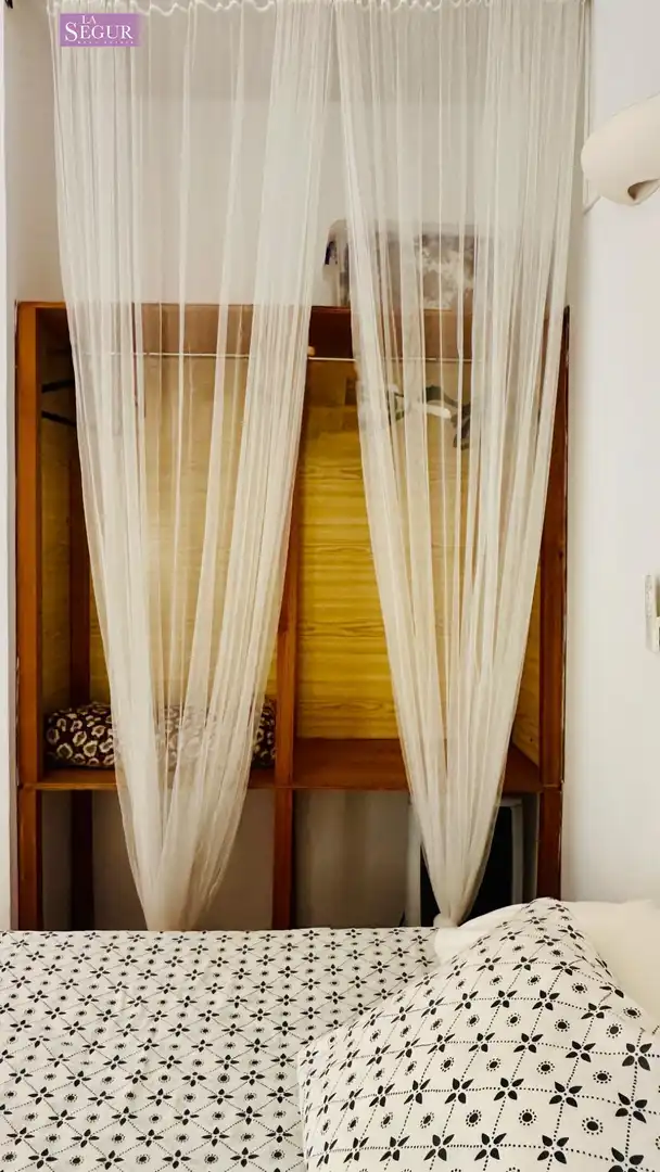 Dormitori de Casa o xalet en venda en Barbate amb Jardí privat, Terrassa i Moblat