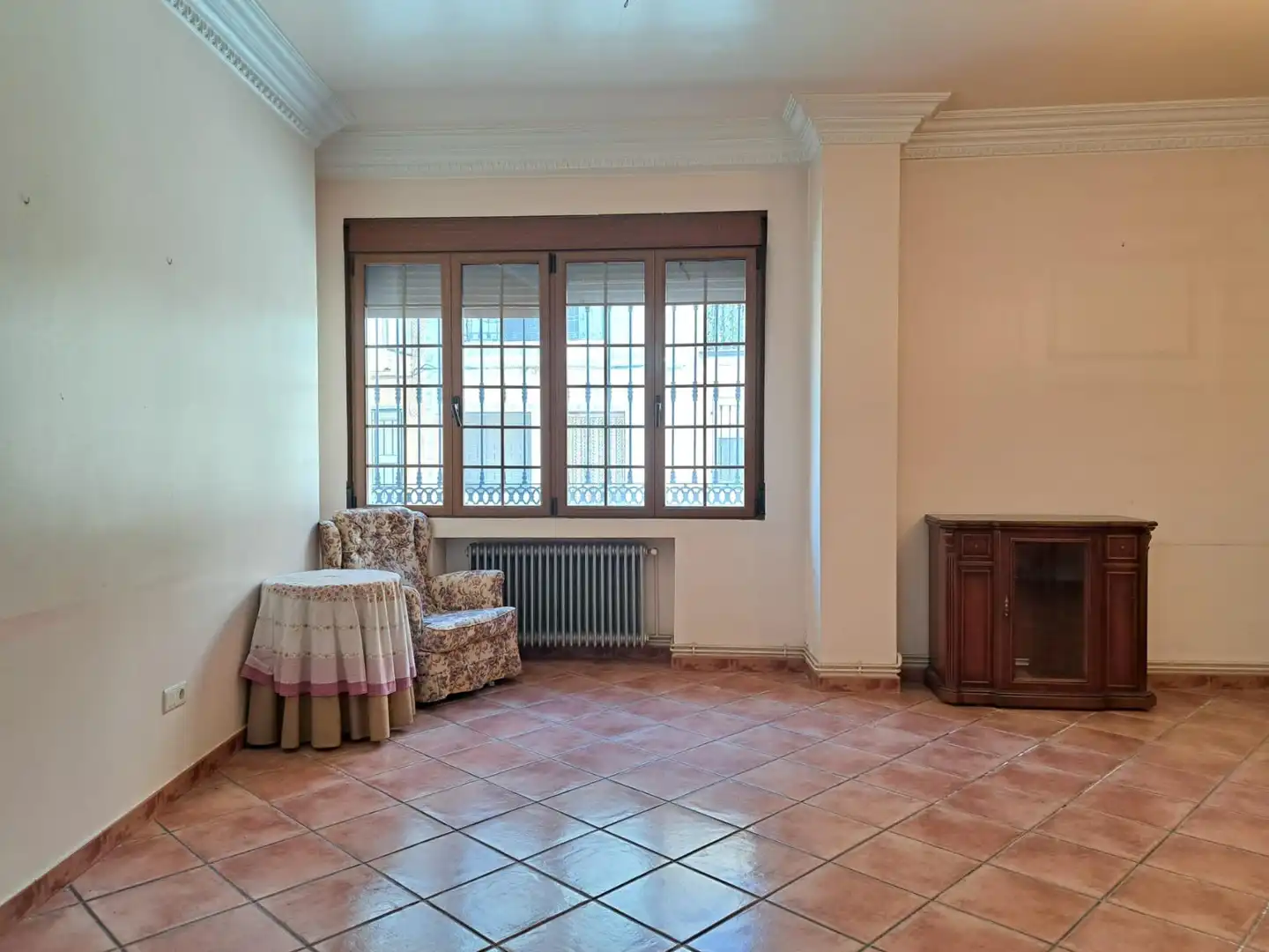 Casa adosada en venda en Requena amb Terrassa, Traster i Balcó