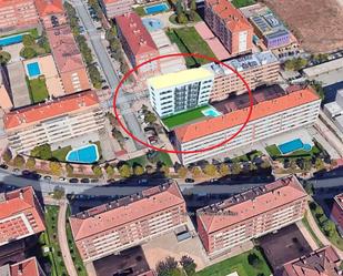 Vista exterior de Pis en venda en  Logroño amb Parquet, Terrassa i Traster