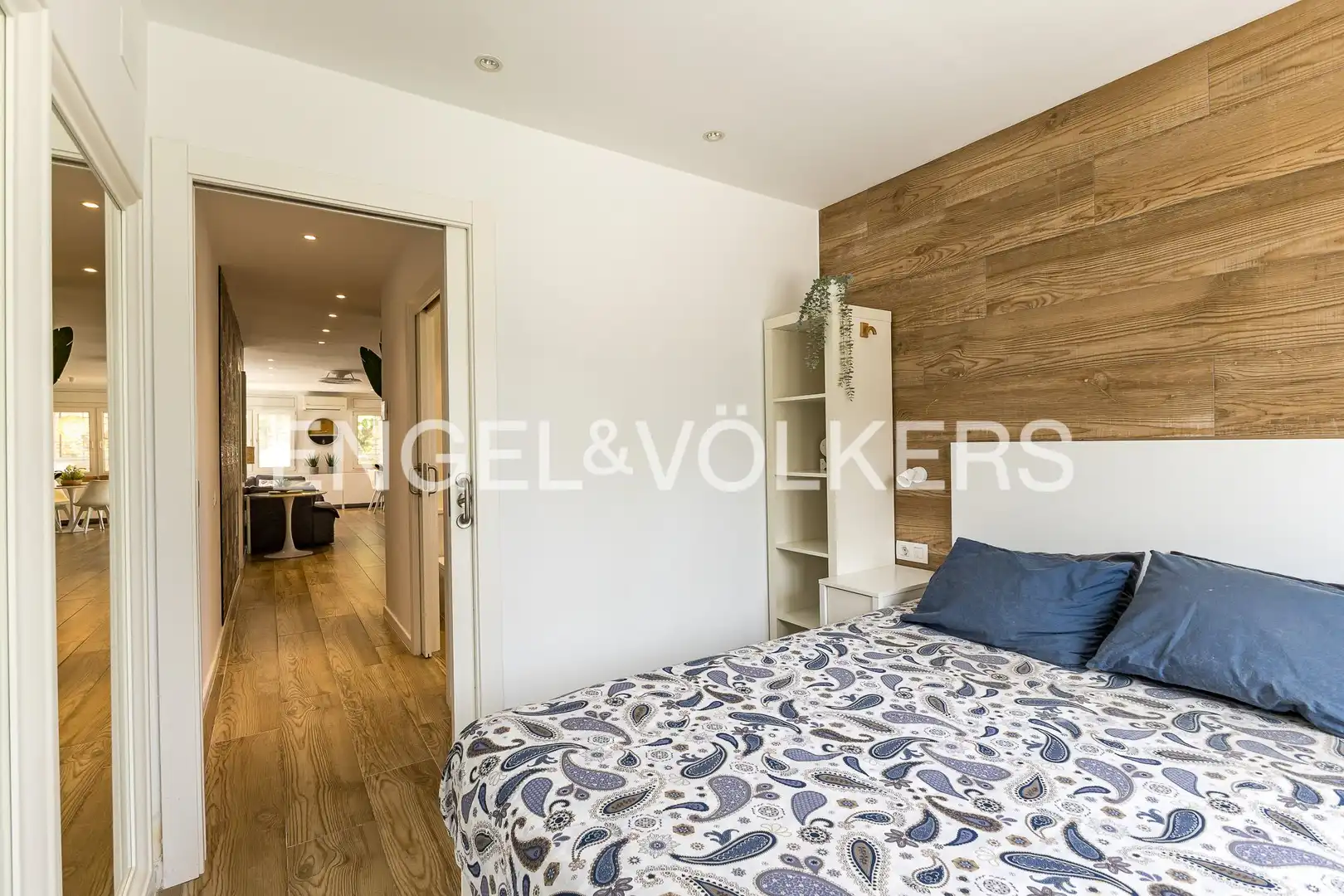 Habitación de Casa o chalet en venta en Vilanova i la Geltrú con Aire acondicionado, Calefacción y Jardín privado