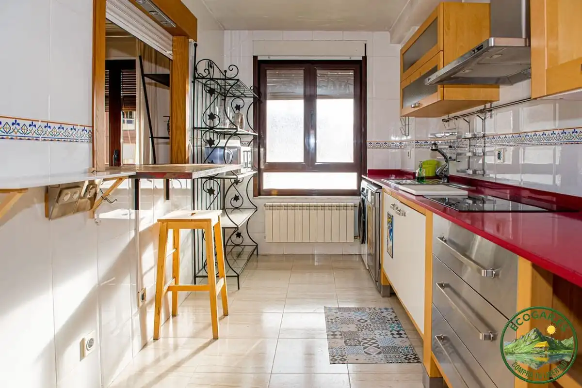 Cuina de Pis en venda en Ponferrada amb Aire condicionat, Calefacció i Parquet