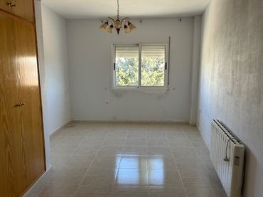 Maison avec balcon à vendre à Avenida Narciso Yepes 25