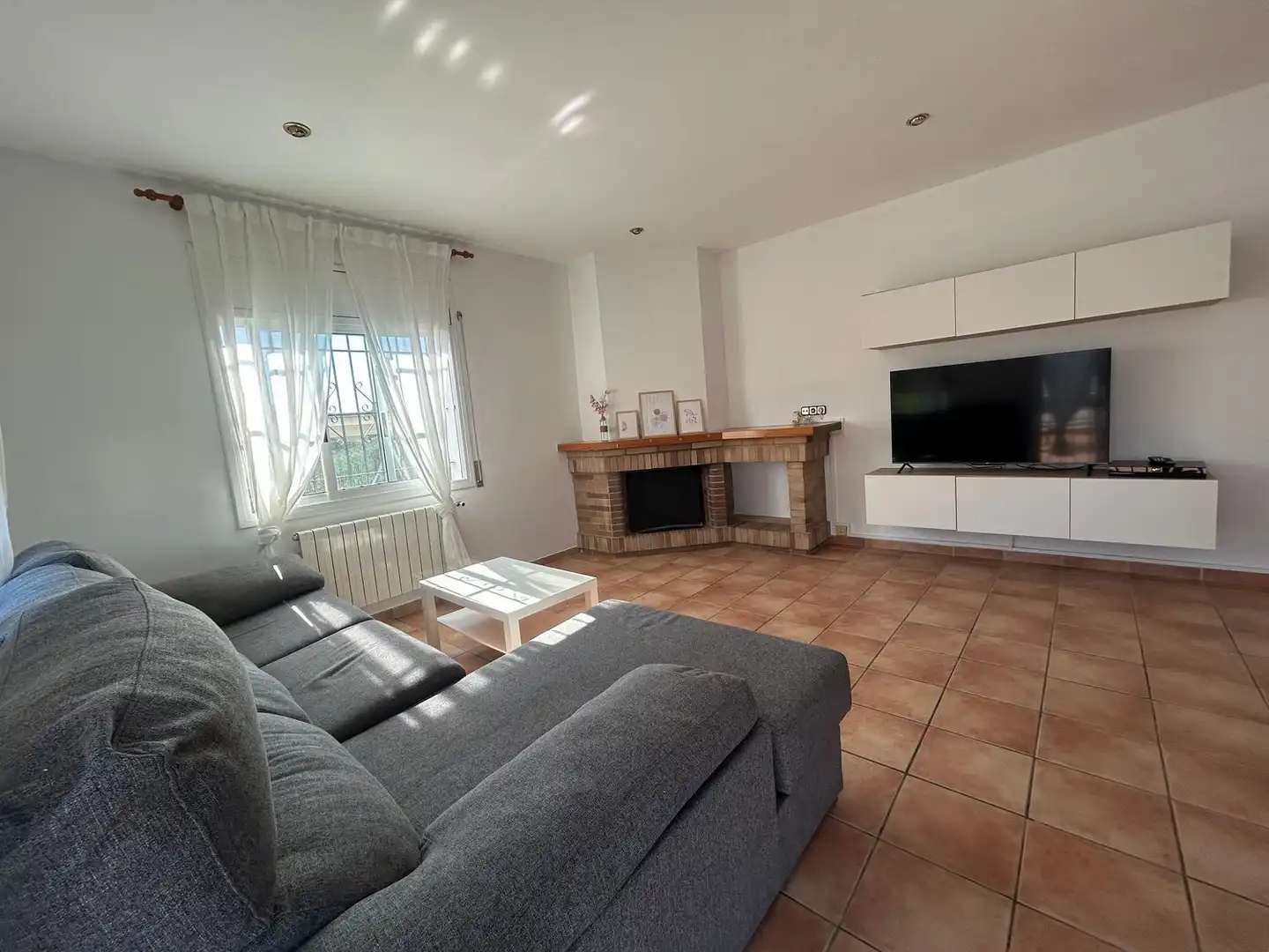 Sala d'estar de Casa o xalet en venda en Vidreres amb Aire condicionat, Calefacció i Jardí privat