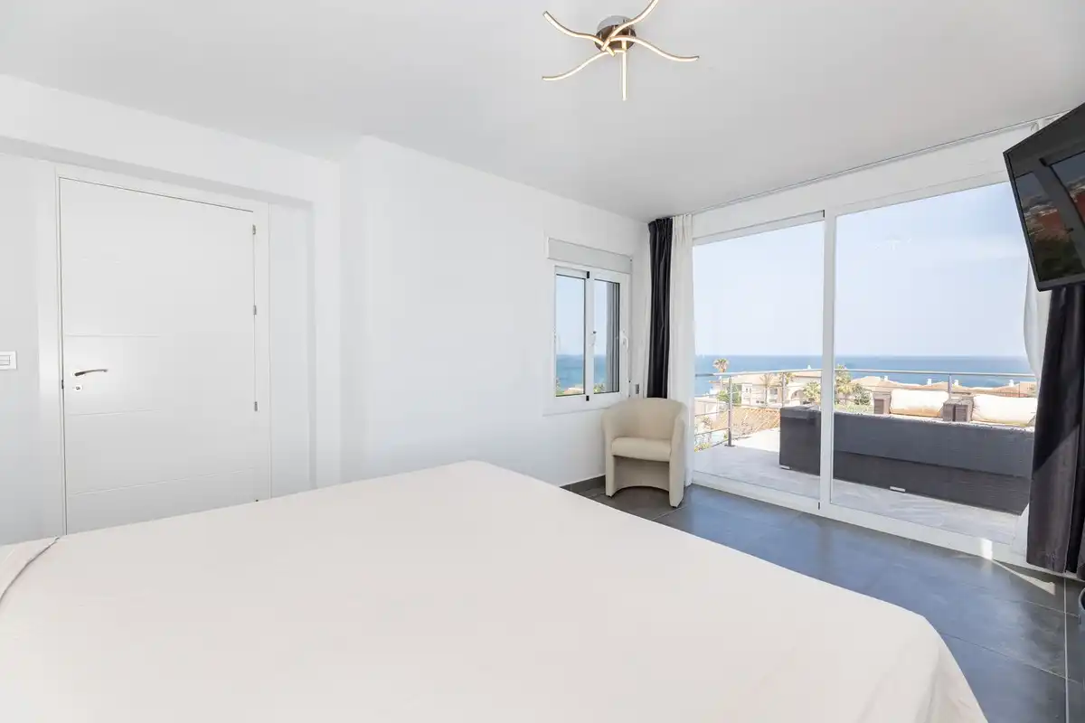 Chalet con piscina en venta en Estepona Pueblo, imagen 27