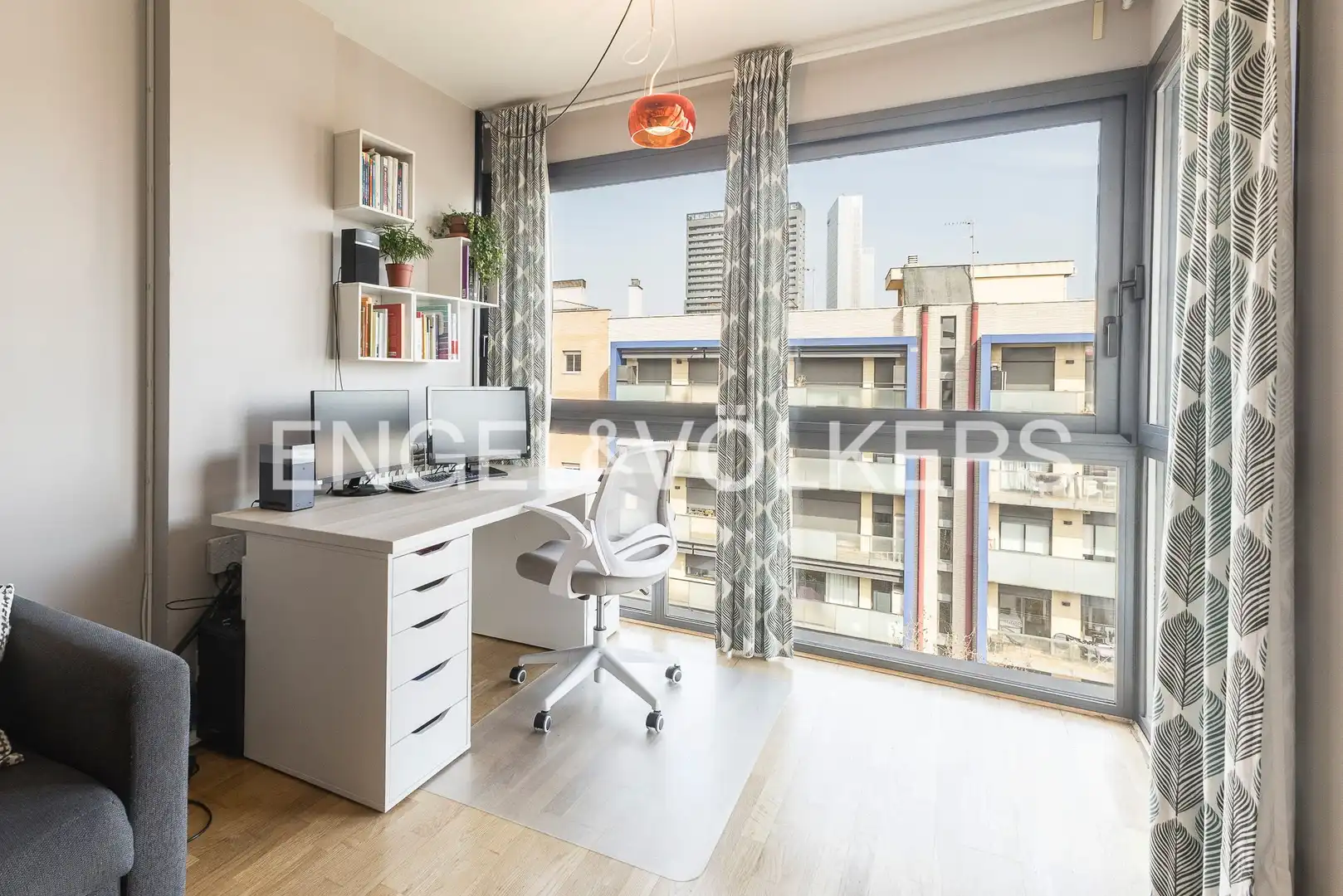 Flat for sale in Barcelona  with Air Conditioner, Heating and Private garden