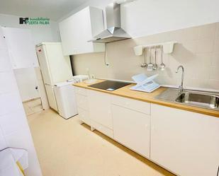 Cuina de Pis de lloguer en Badajoz Capital amb Aire condicionat i Moblat