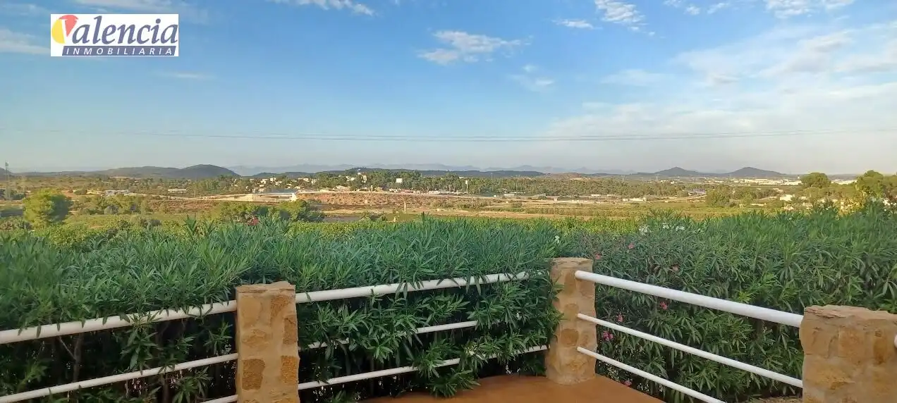 Terraza de Casa o chalet en venta en Chiva con Jardín privado