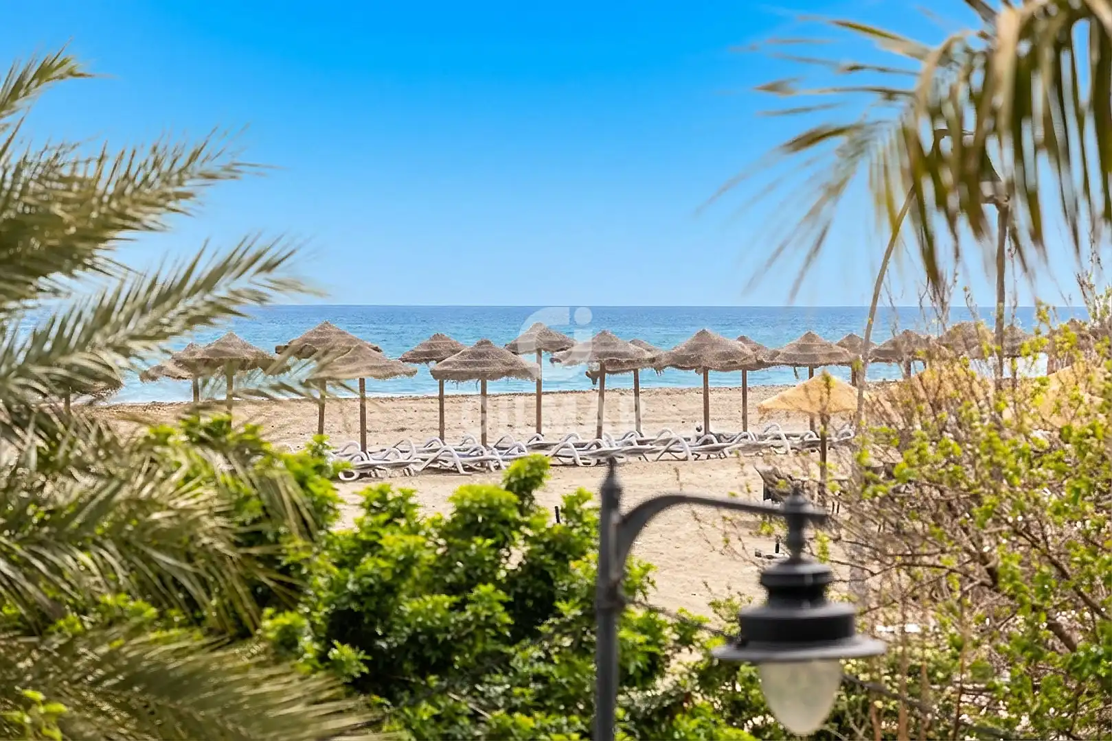 Apartamento con terraza en venta en Estepona Pueblo, imagen 2