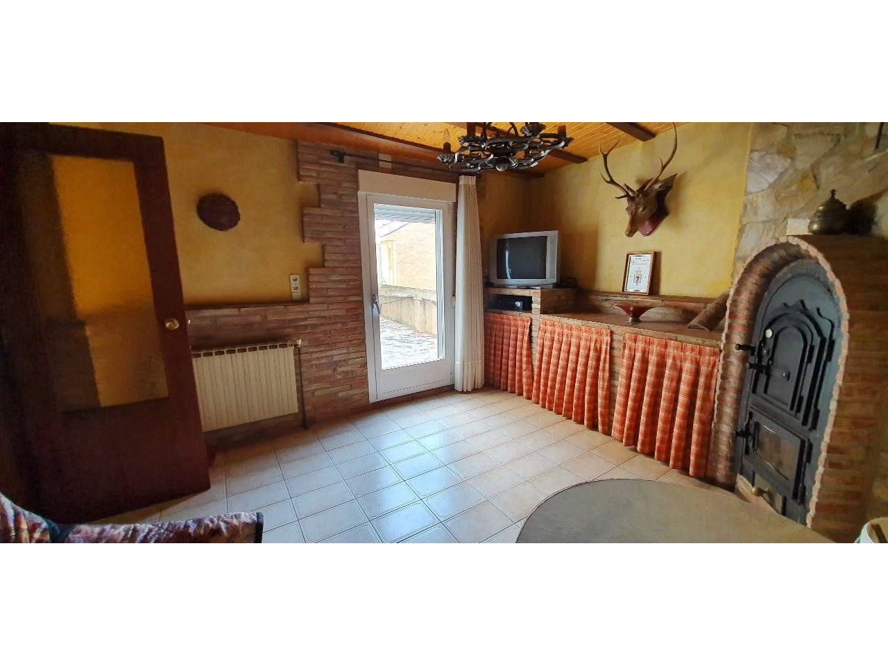 Sala d'estar de Casa o xalet en venda en Alberite amb Calefacció i Terrassa