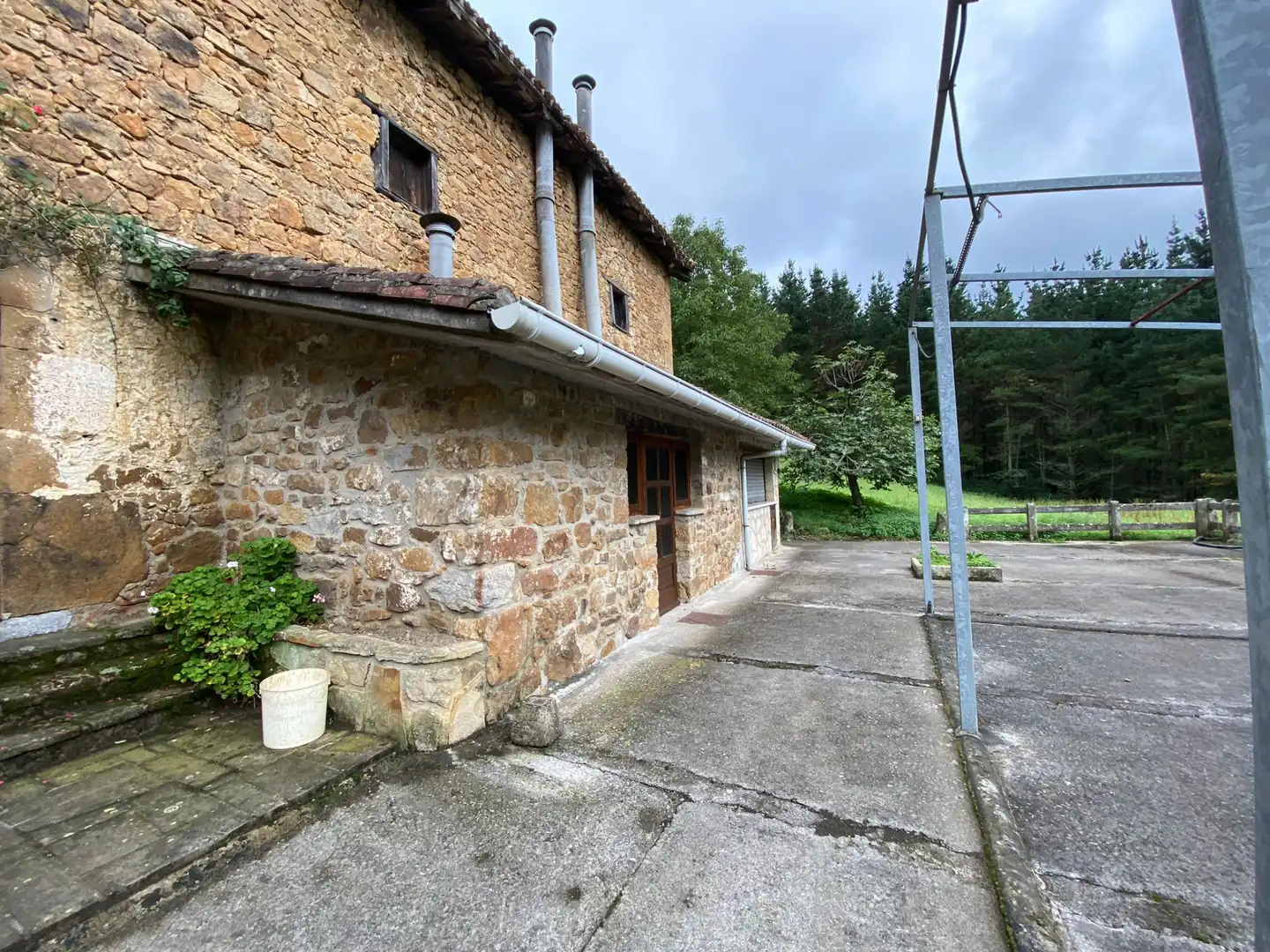 Vista exterior de Casa o xalet en venda en Durango amb Jardí privat