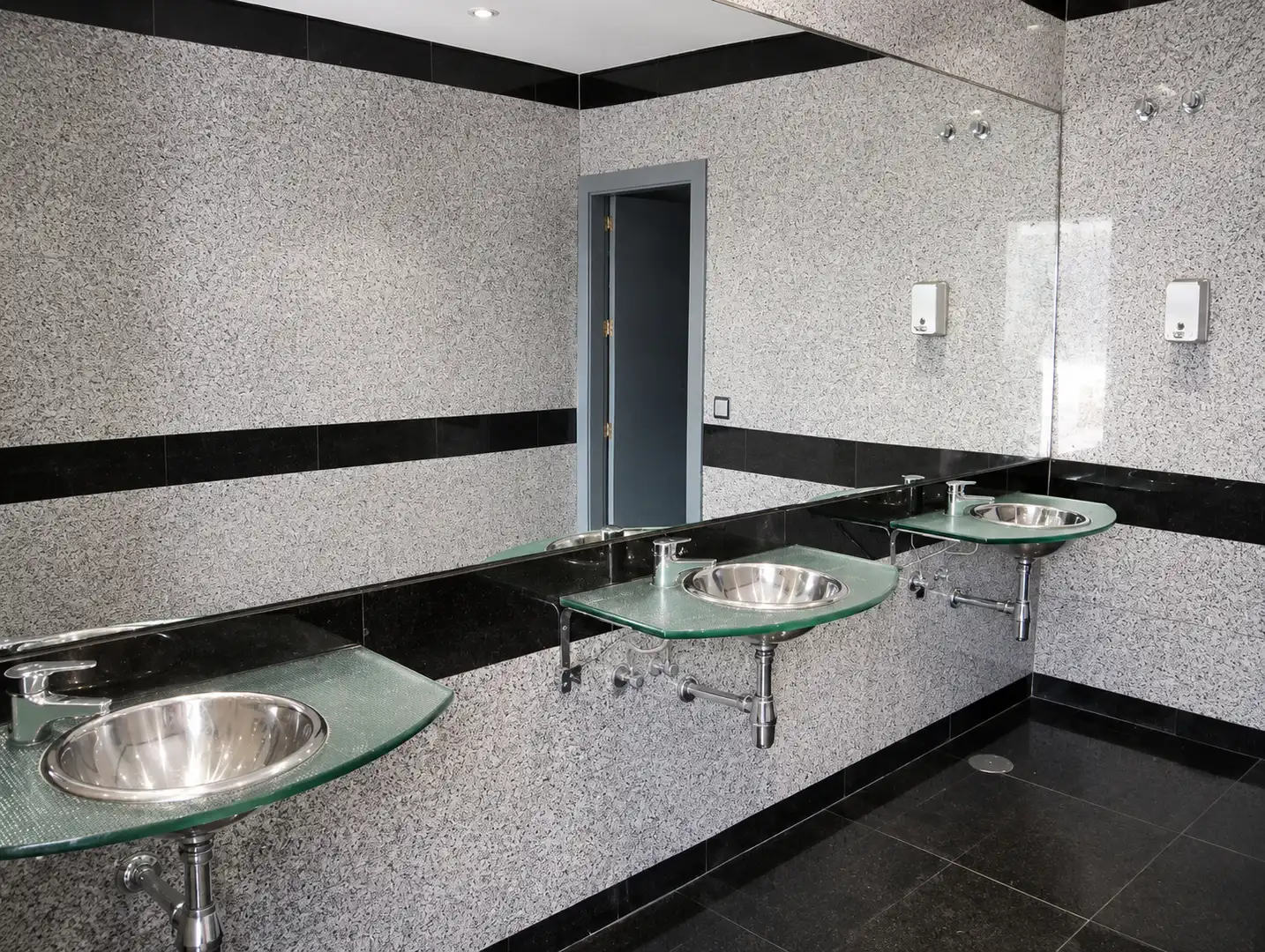 Bathroom of Office for rent in Las Rozas de Madrid  with Air Conditioner, Heating and Terrace