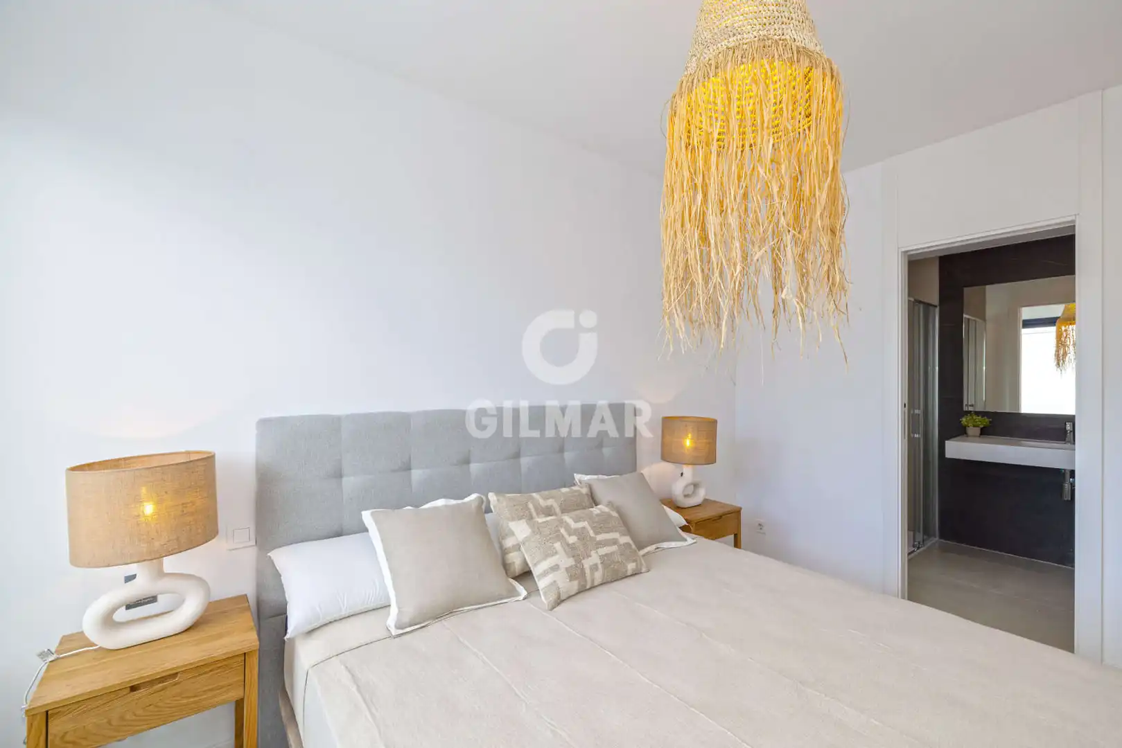 Habitación de Casa adosada en venta en Estepona con Calefacción, Jardín privado y Piscina