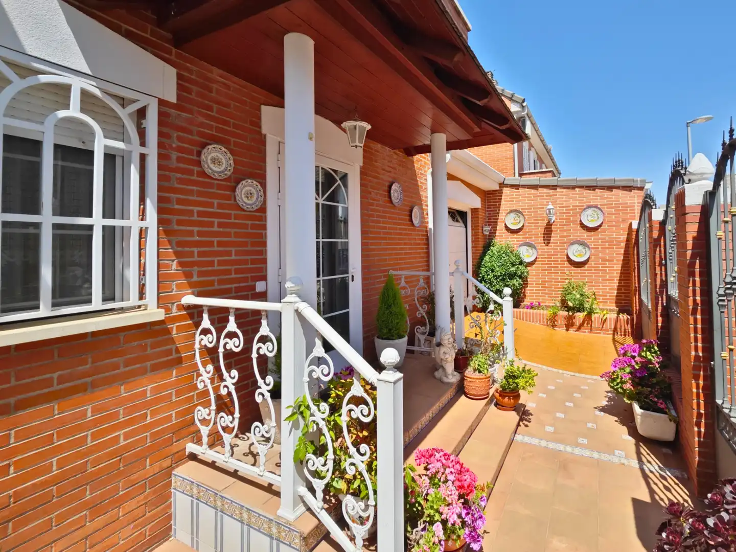 Casa adosada en venta en Parla con Aire acondicionado, Calefacción y Jardín privado