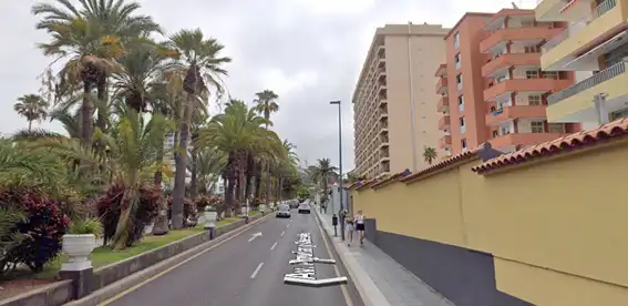 Außenansicht von Wohnung zum Verkauf in Puerto de la Cruz mit Möbliert, Ofen und Fernseher