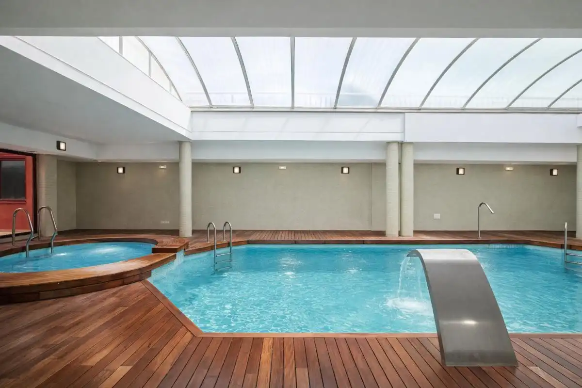 Piscina de Pis en venda en Villalbilla amb Aire condicionat, Calefacció i Jardí privat