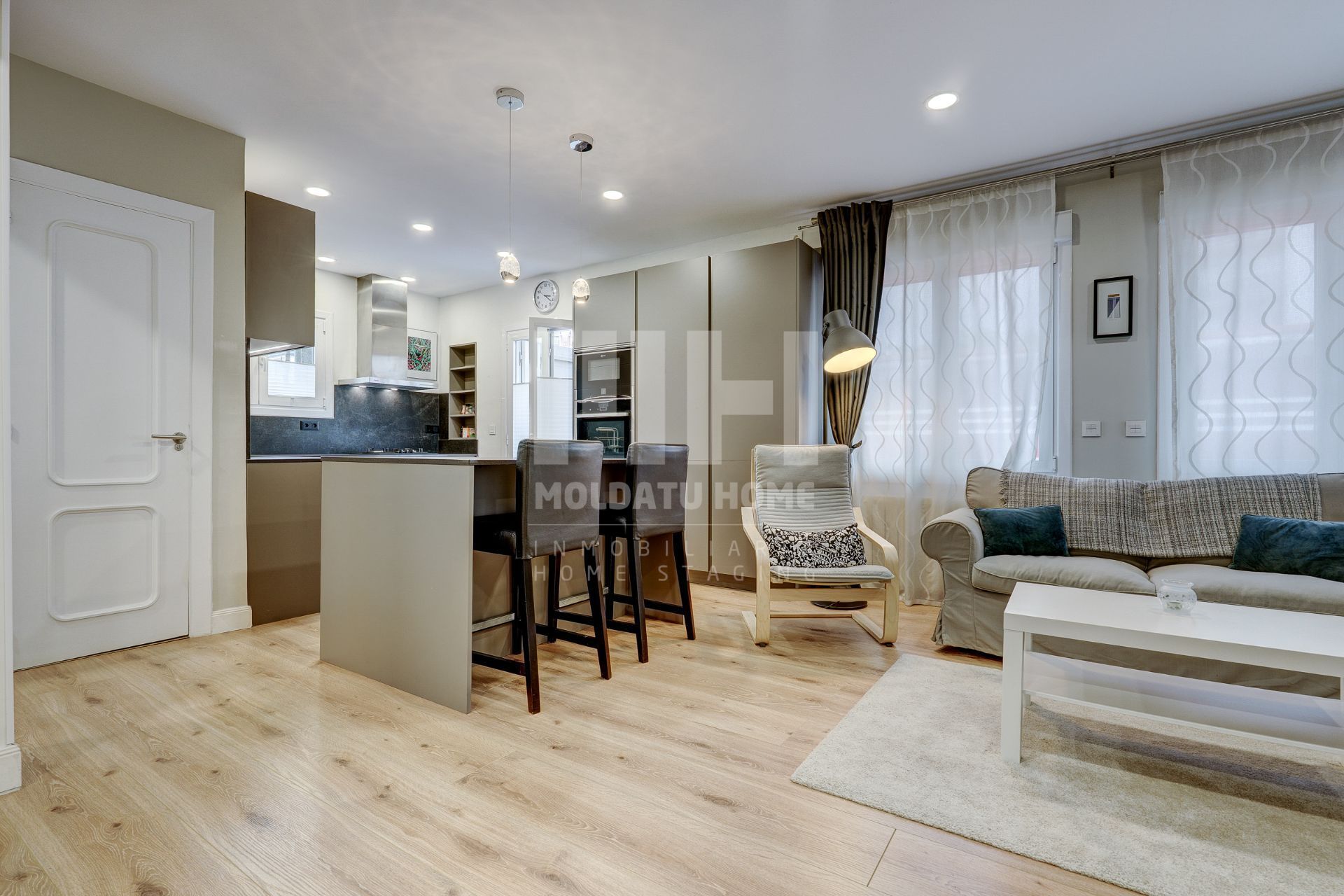 Living room of Flat for sale in Donostia - San Sebastián   with Heating, Terrace and Storage room
