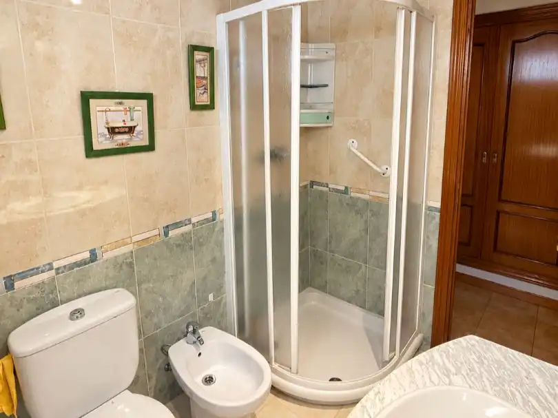 Bathroom of Flat for sale in  Madrid Capital