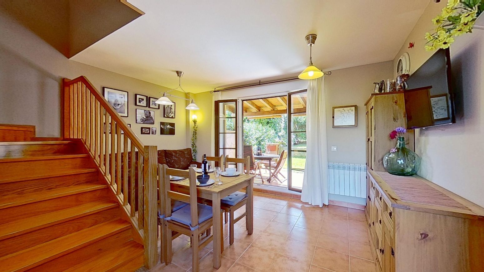 Dining room of Single-family semi-detached for sale in Santillana del Mar  with Heating, Private garden and Parquet flooring