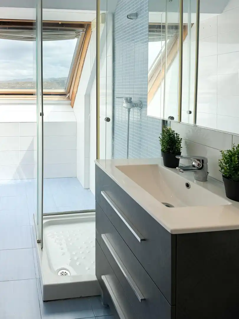 Bathroom of Attic for sale in Oviedo   with Heating, Parquet flooring and Storage room