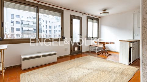 Foto 2 de Piso en venta en Porta, Barcelona Capital