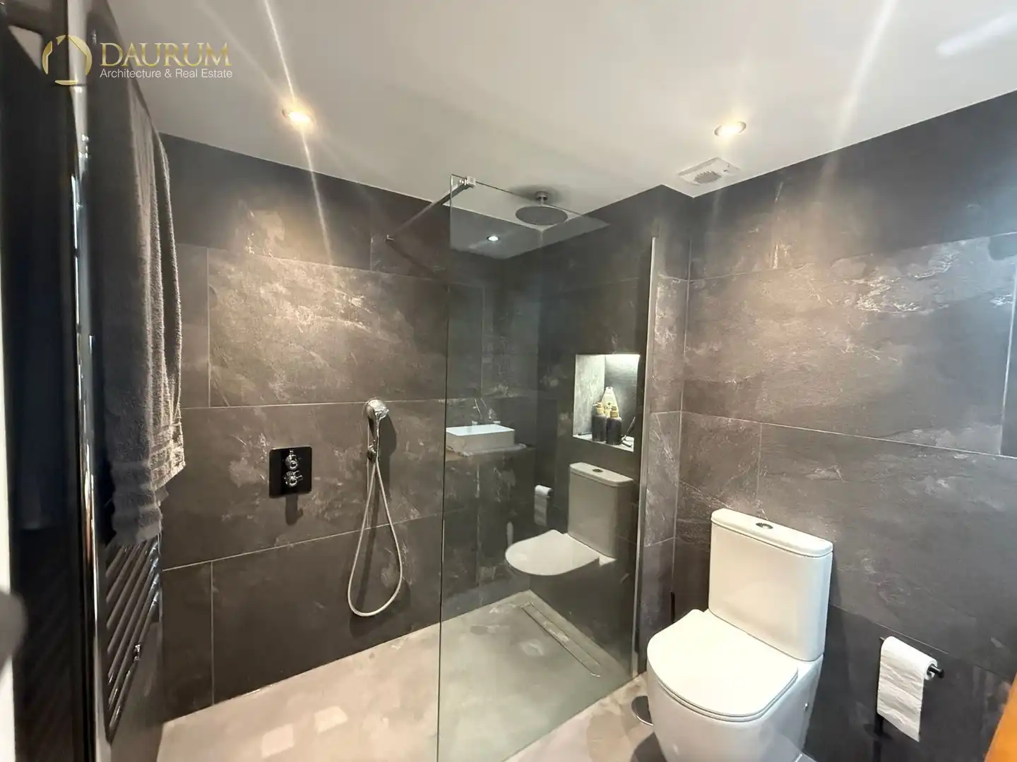 Baño de Casa adosada en venta en Marbella con Aire acondicionado, Calefacción y Terraza