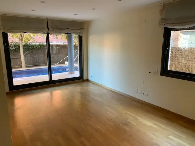 Planta baja de alquiler en Sant Cugat del Vallès con Calefacción, Jardín privado y Parquet