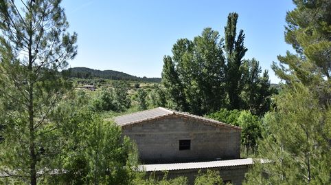 Nave con casa al lado del río, imatge 2