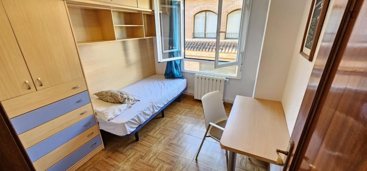 Apartament per a compartir a Casco Antiguo
