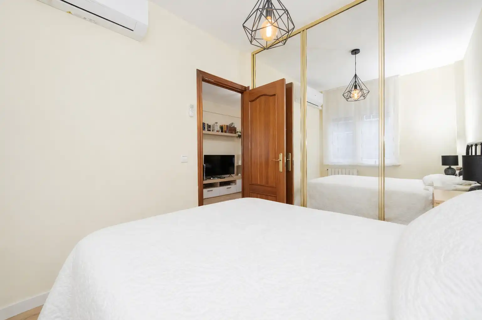 Bedroom of Flat for sale in Alcobendas  with Air Conditioner, Heating and Furnished