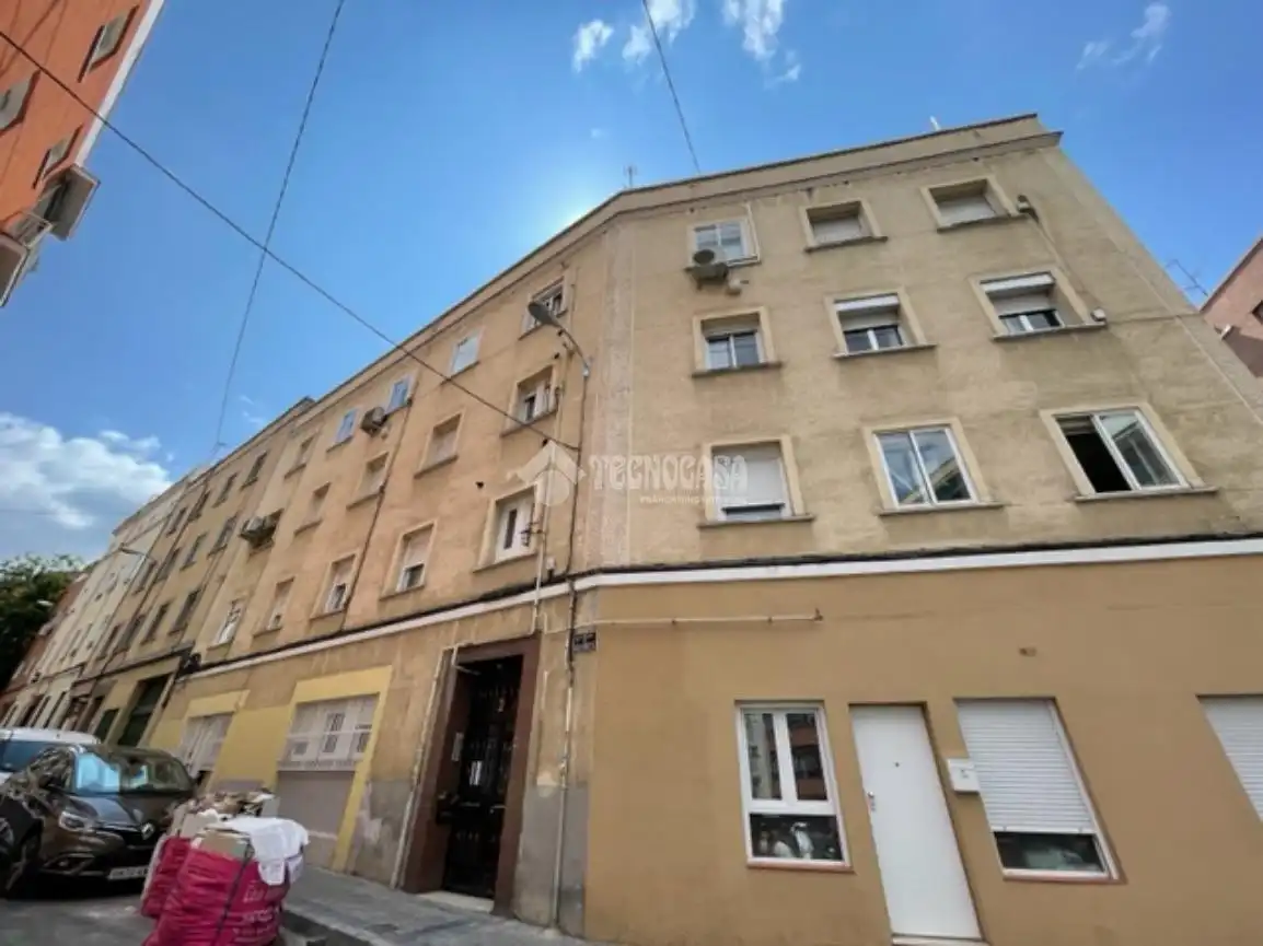 Vista exterior de Piso en venta en Madrid con Calefacción y Parquet