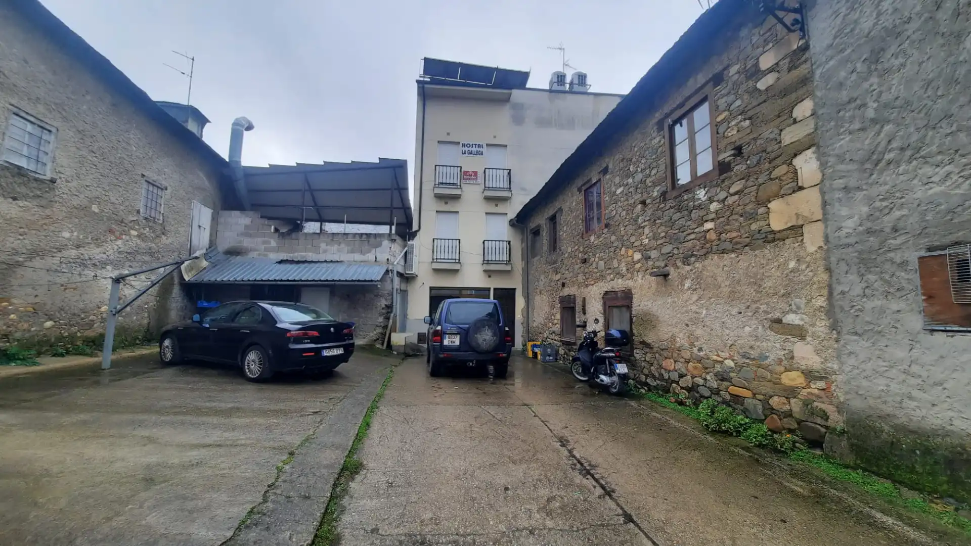 Parkplatz von Gebäude zum Verkauf in Cacabelos mit Alarm