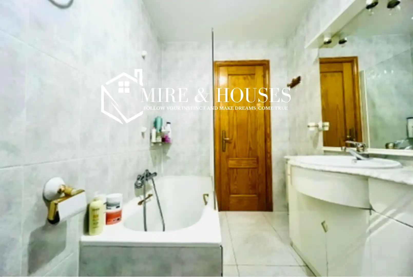 Baño de Casa adosada en venta en El Molar (Madrid) con Calefacción, Jardín privado y Terraza