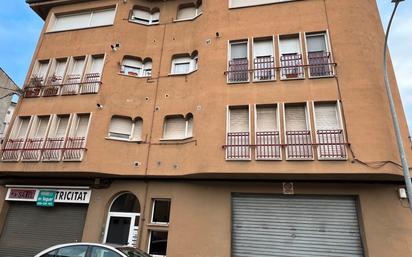 Vista exterior de Pis en venda en Manlleu amb Terrassa i Balcó