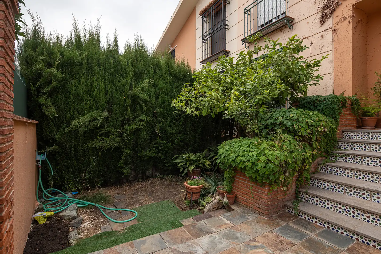 Jardí de Casa adosada en venda en Huétor Vega amb Aire condicionat, Jardí privat i Terrassa