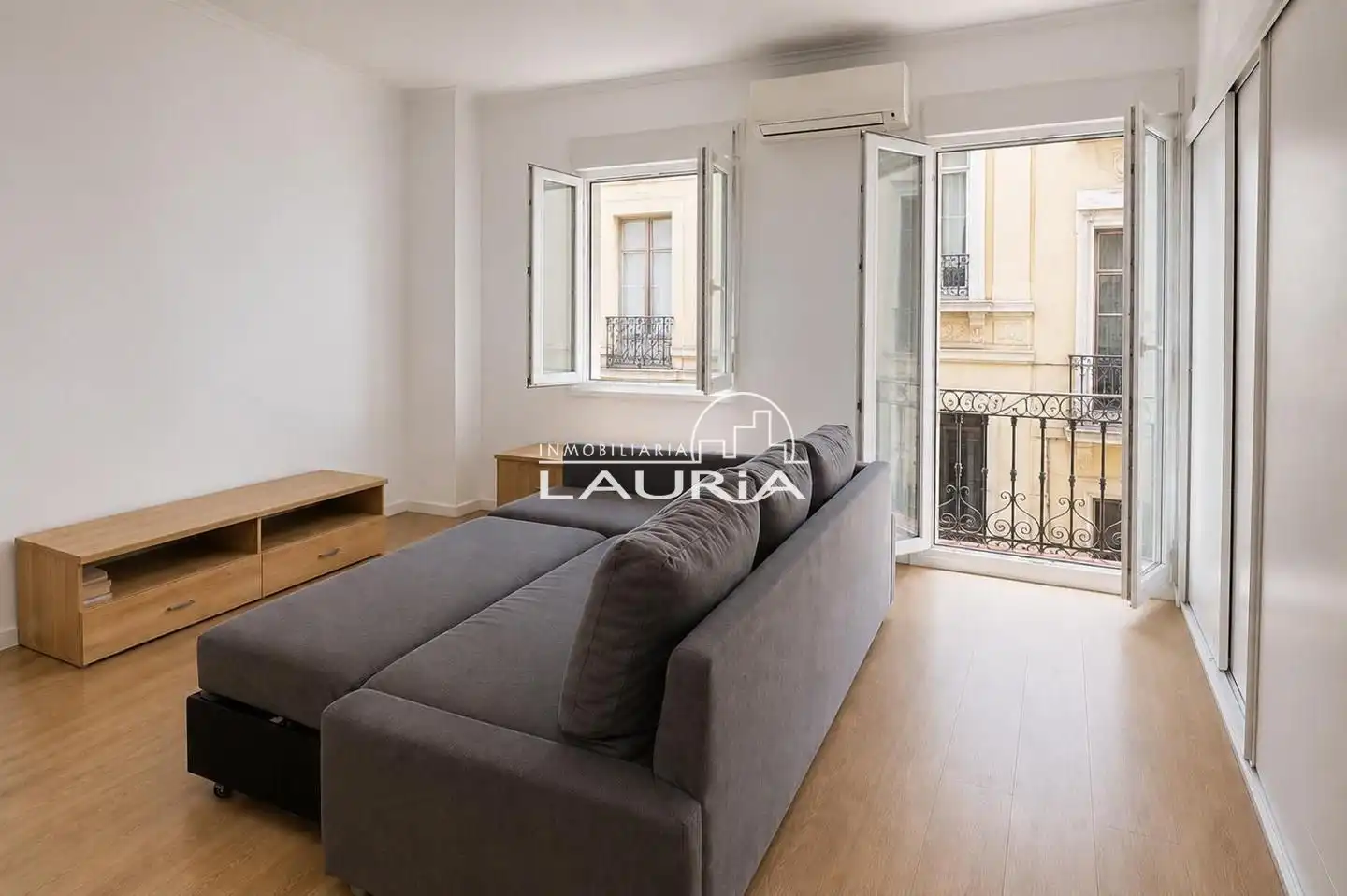Schlafzimmer von Wohnung zur Miete in  Valencia Capital mit Klimaanlage, Terrasse und Möbliert