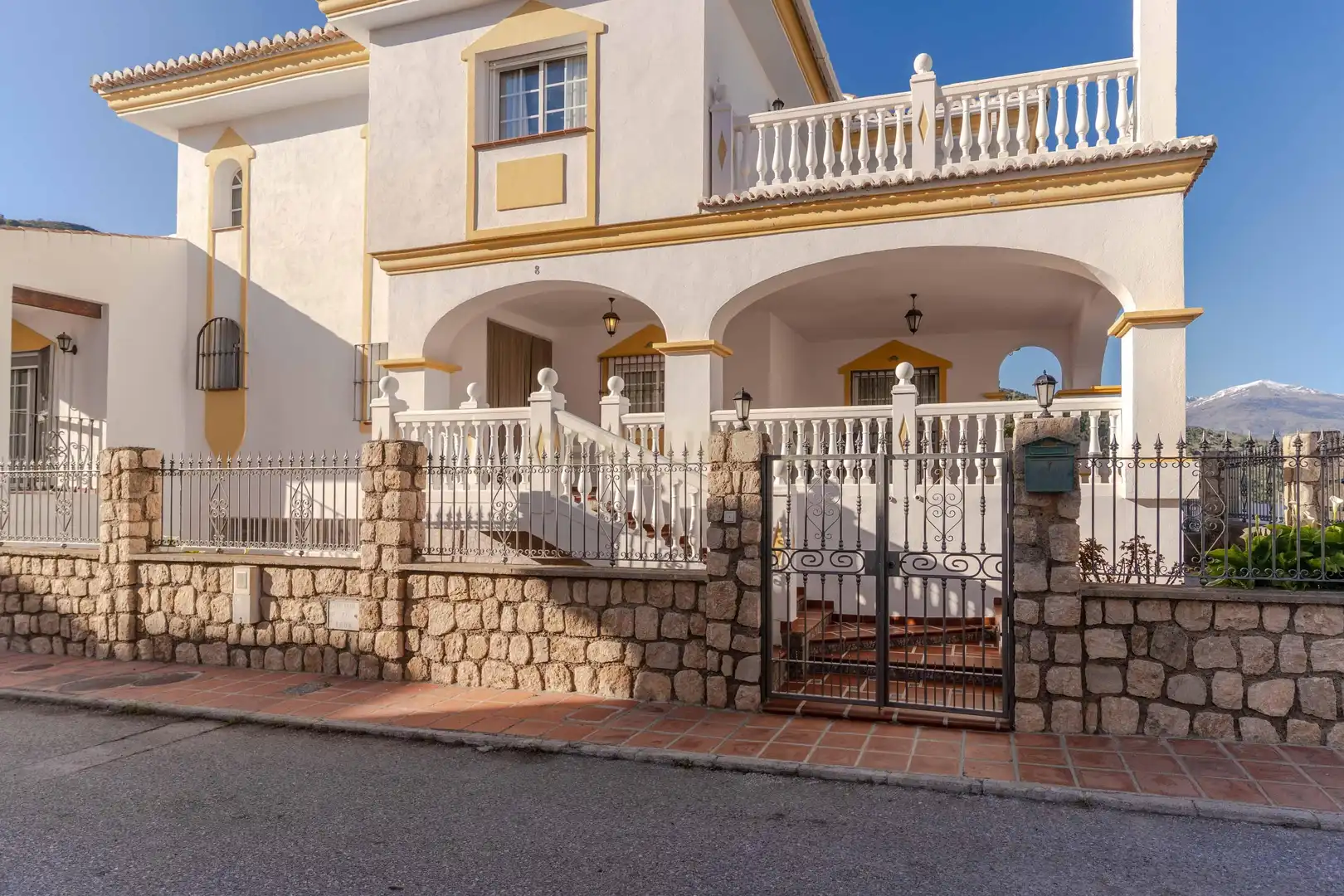 Exterior view of Houses for sale in Vélez de Benaudalla  with Private garden