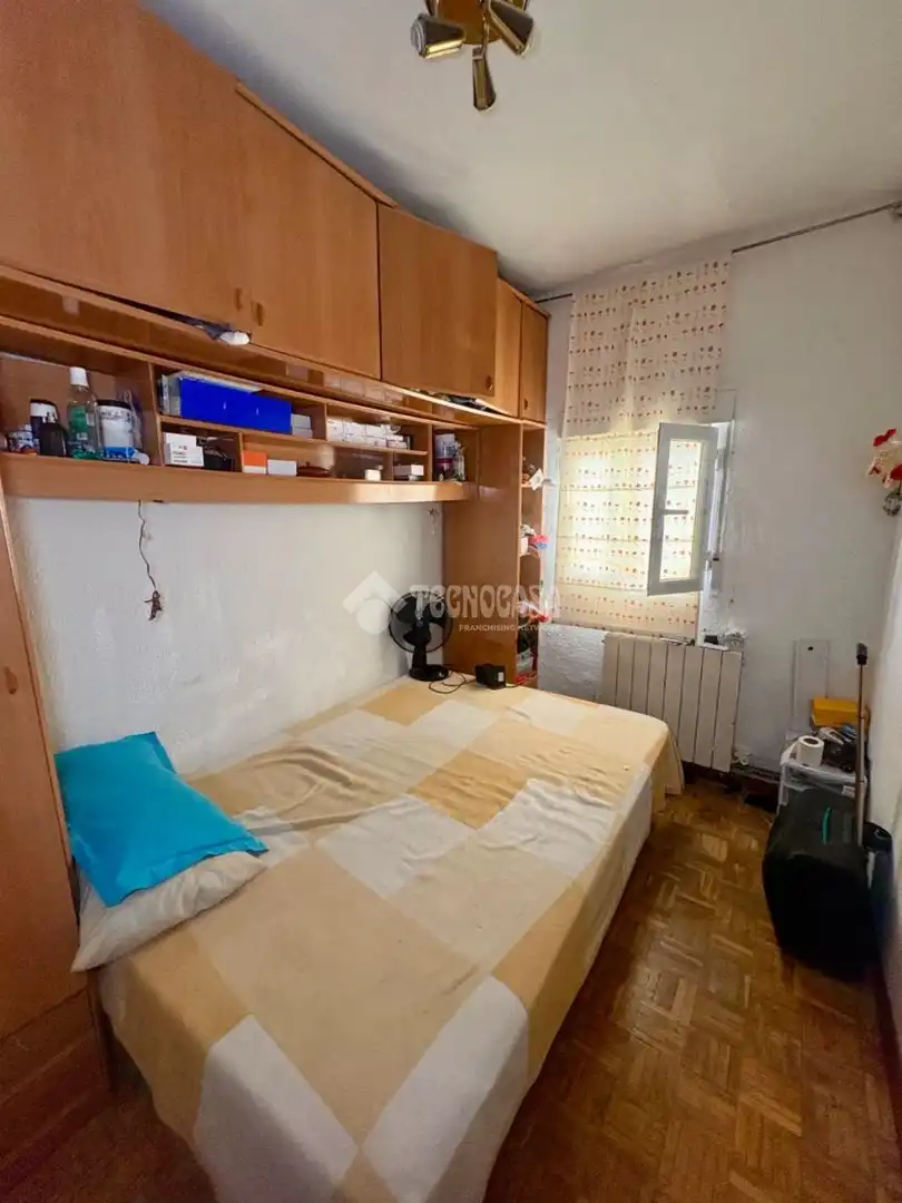Dormitori de Pis en venda en Madrid amb Calefacció, Terrassa i Balcó