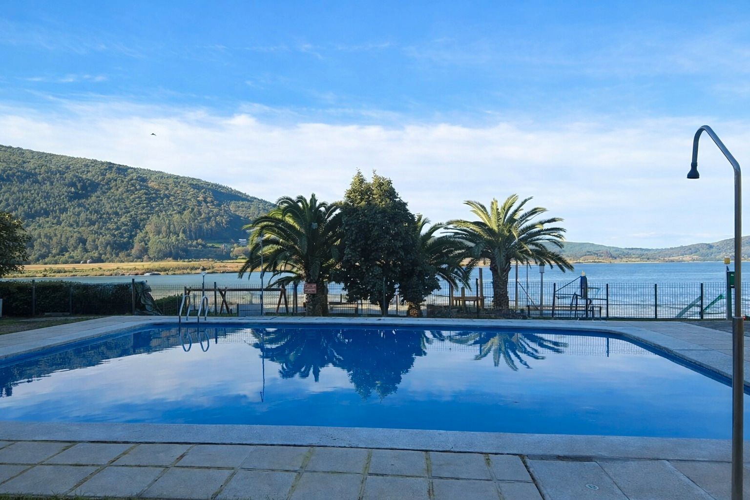 Piscina de Àtic de lloguer en Limpias amb Moblat, Forn i Balcó