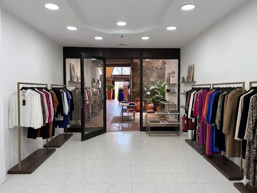 Commercial properties for sale in San Bartolomé de Tirajana  with Air Conditioner