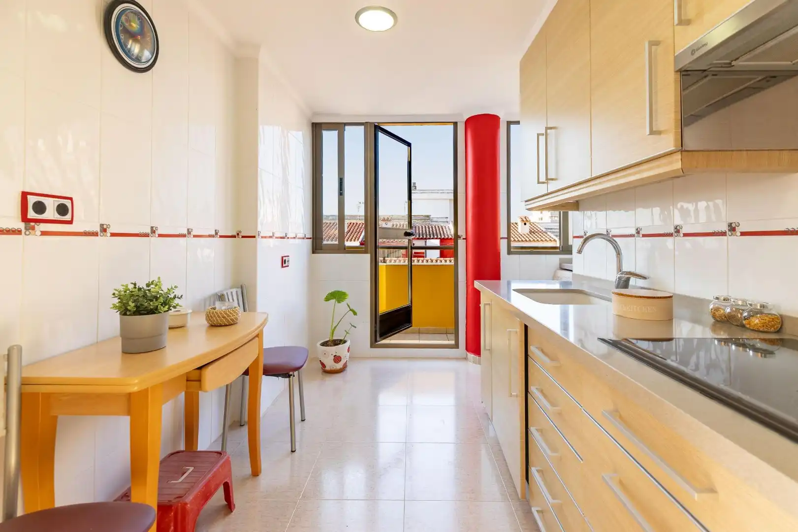 Cocina de Ático en venta en Tavernes de la Valldigna con Terraza, Trastero y Amueblado