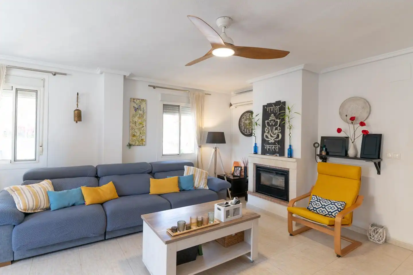 Wohnzimmer von Haus oder Chalet zum Verkauf in Santa Pola mit Klimaanlage, Privatgarten und Terrasse