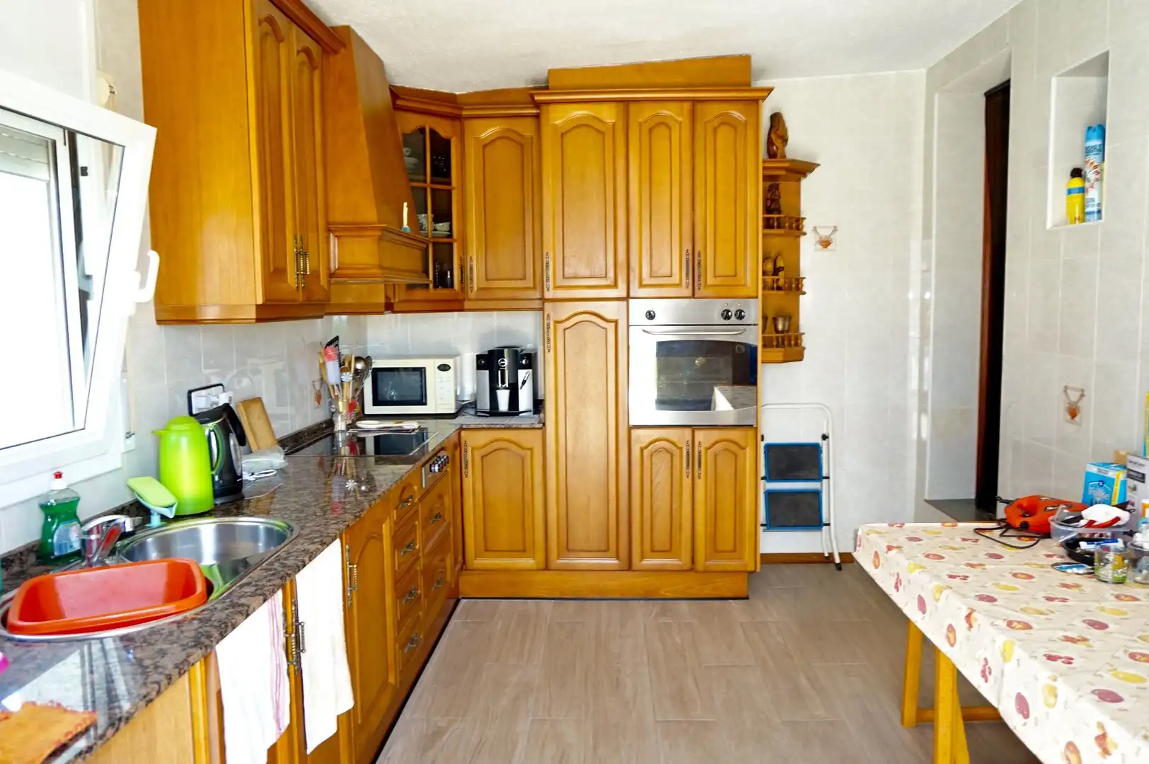 Cuina de Casa o xalet en venda en Mont-roig del Camp amb Calefacció, Jardí privat i Traster