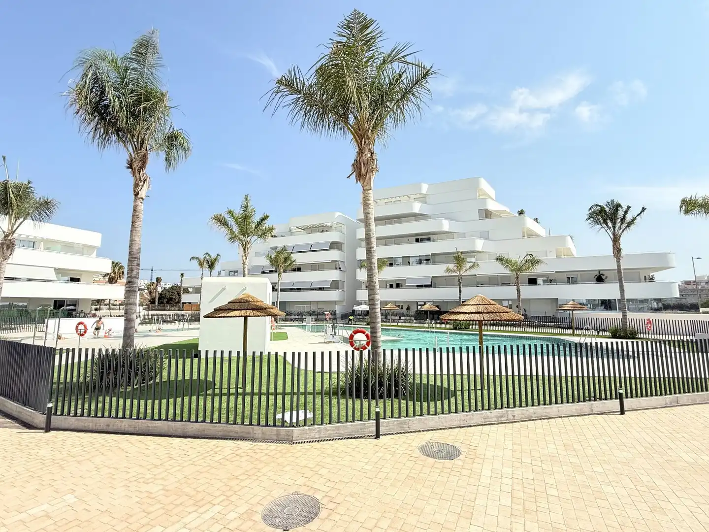 Vista exterior de Pis en venda en Vélez-Málaga amb Aire condicionat, Calefacció i Jardí privat