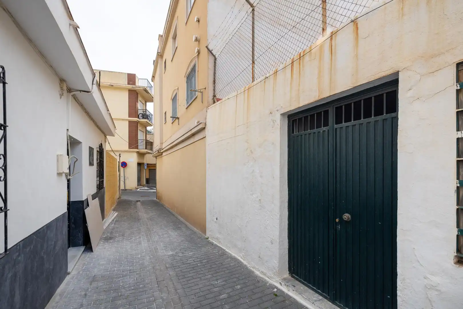 Vista exterior de Casa adosada en venda en Motril