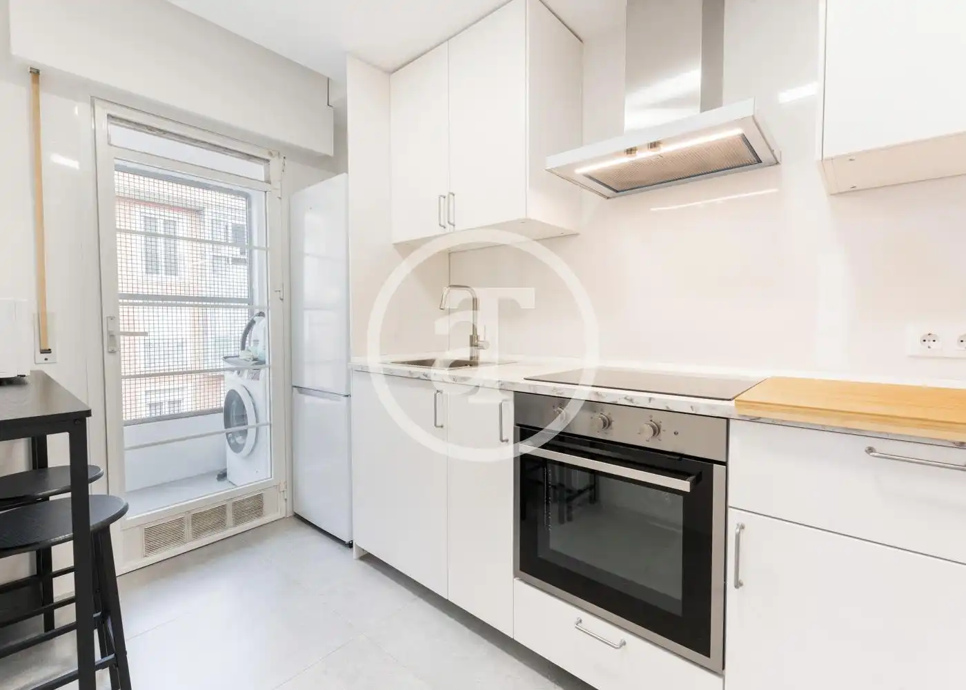Flat for rent in Calle de Fereluz, Valdeacederas